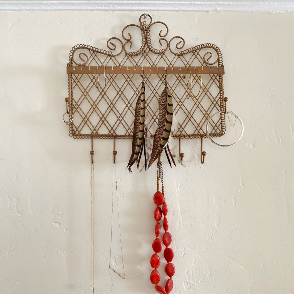 Urban Outfitters hanging jewelry organizer. (NWOT)